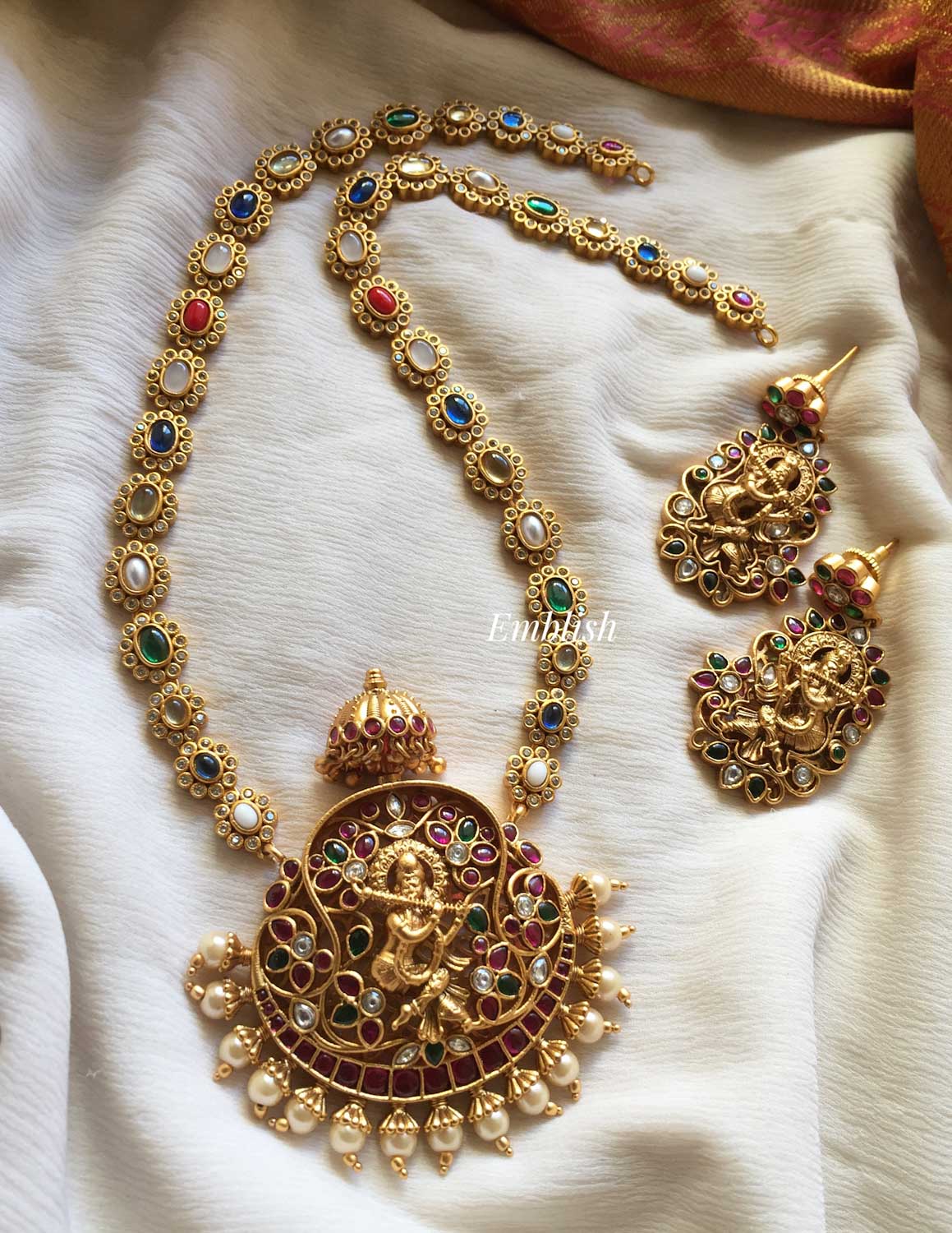 Navrathna Krishna kemp pendant neckpiece 